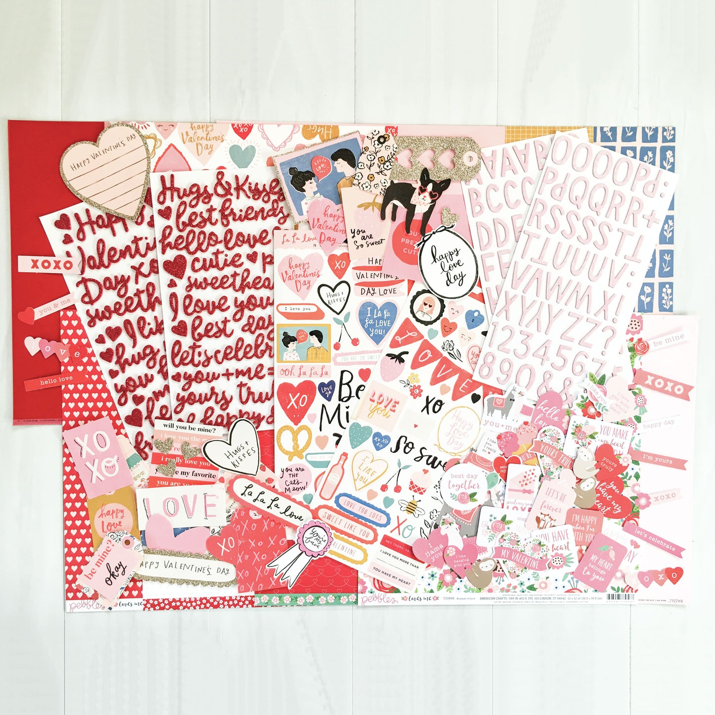 "HUGS & KISSES" SCRAPBOOK KIT